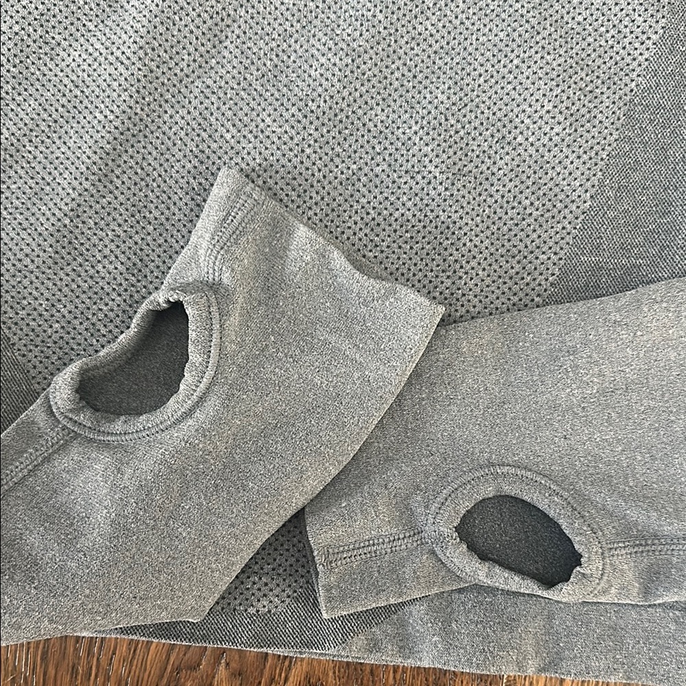Ptula Long Sleeve Crop Top - Picture 6 of 6